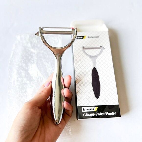 Potato Vegetable Peeler for Kitchen - Built In Blemish Remover - Great for Apple - Picture 2 of 3